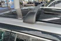 Toyota Highlander 2013-2019 гг. Багажник (поперечины) на интегрированные рейлинги OEM (2 шт.) Черный фото 8