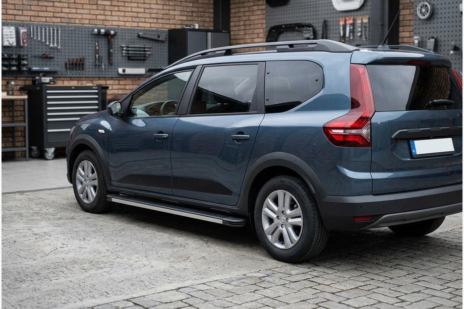 Dacia Jogger 2022- гг. Боковые пороги Maya V1 (2 шт., алюминий) Фото 1