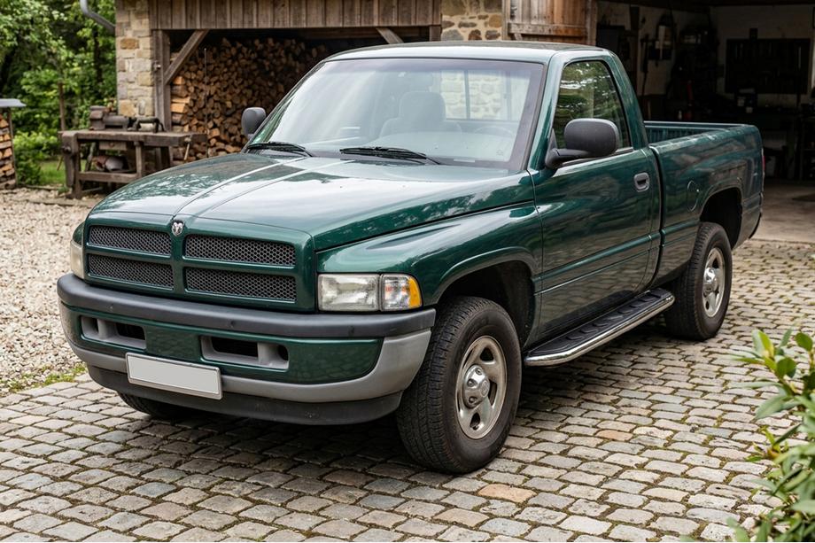 Dodge RAM (BR/BE) 1994–2002 гг. Боковые Подножки Maydos V1 (2 шт., Алюминий и Нержавейка) Фото 1