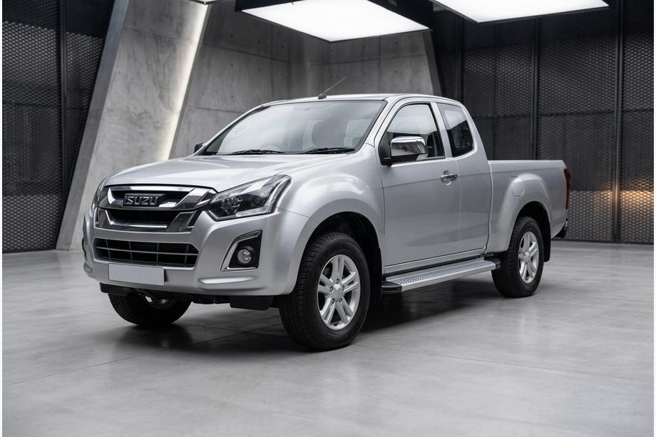 Isuzu D-Max 2019- гг. Боковые пороги Maya V2 (комплект, алюминий) Image