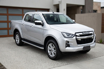 Isuzu D-Max 2019- гг. Боковые пороги Tayga Grey (2 шт., алюминий) фото 1