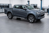 Isuzu D-Max 2019- гг. Боковые пороги Sunrise (2 шт., алюминий) фото 1