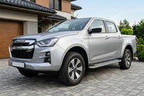 Isuzu D-Max 2019- гг. Боковые Подножки Maydos V2 (2 шт., Алюминий и Нержавеющая Сталь) фото 1