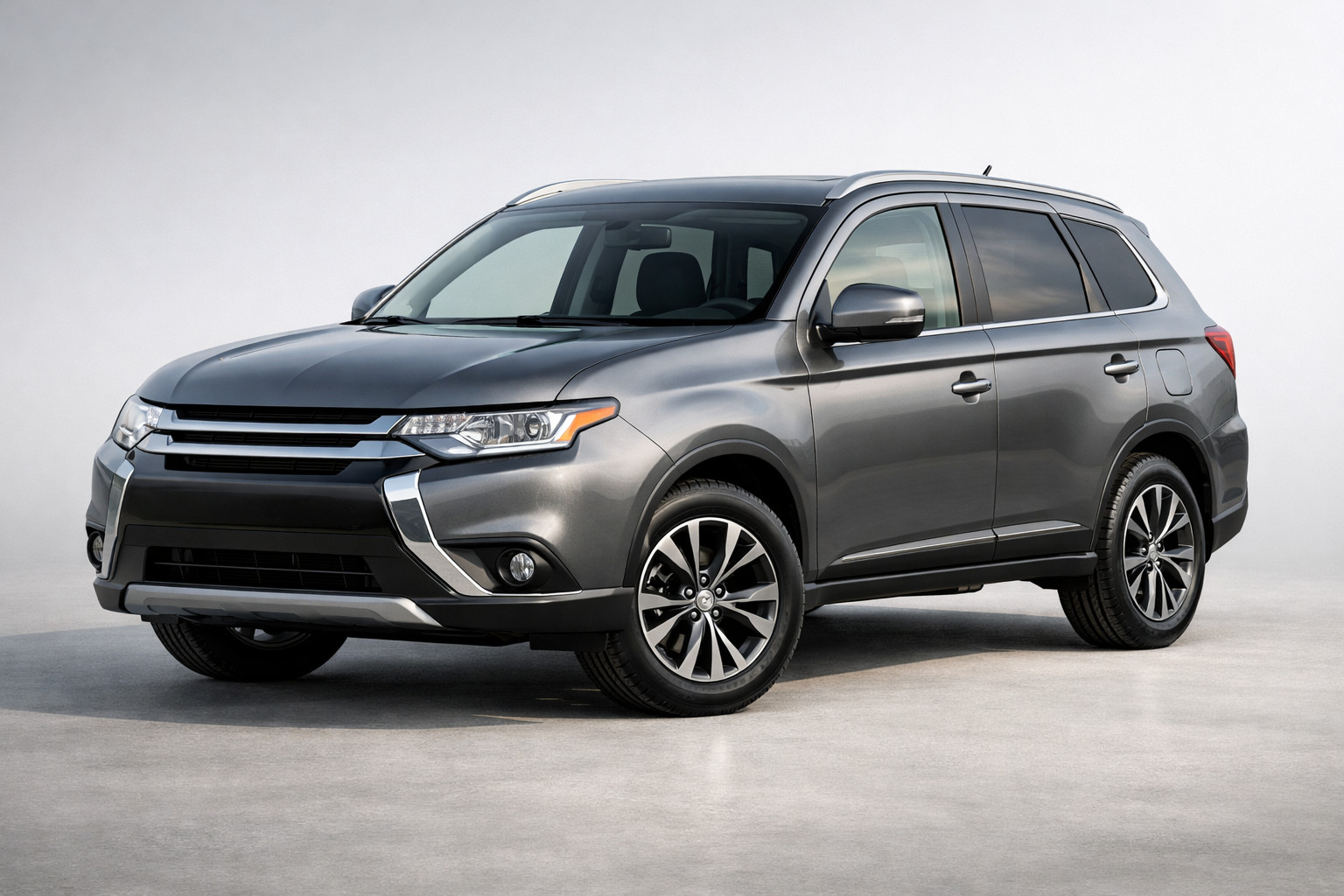 Обзор Mitsubishi Outlander 2012-2021: спокойный семейный кроссовер с характером