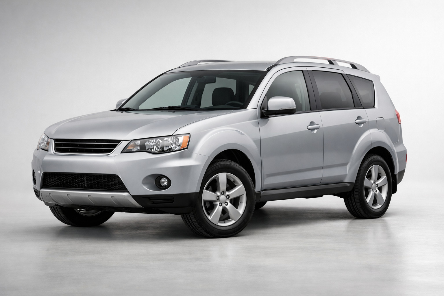 Обзор Mitsubishi Outlander 2006–2012: стоит ли рассматривать этот кузов