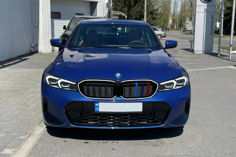 BMW 3 серия G20/G21 2018- гг. Ноздри M-Color LED (2022+, чёрный глянец) Фото 1