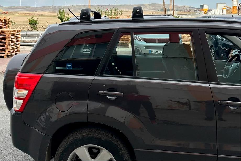 Suzuki Grand Vitara 2005-2017 гг. Багажник (поперечины) на штатные места Ecem V3 (2 шт) Image
