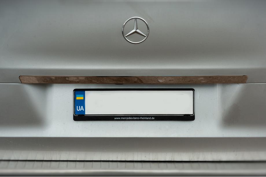 Mercedes Vito/V-class W447 2014- гг. Широкая накладка из нержавейки над номером Image