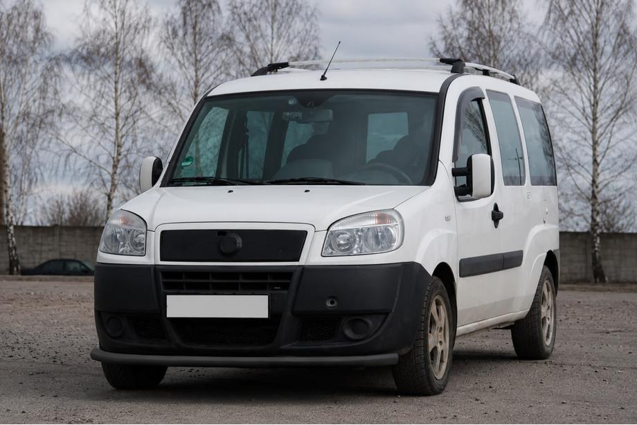 Fiat Doblo I 2001-2005 гг. Передняя защита ST008 Черная (Нержавейка) Image