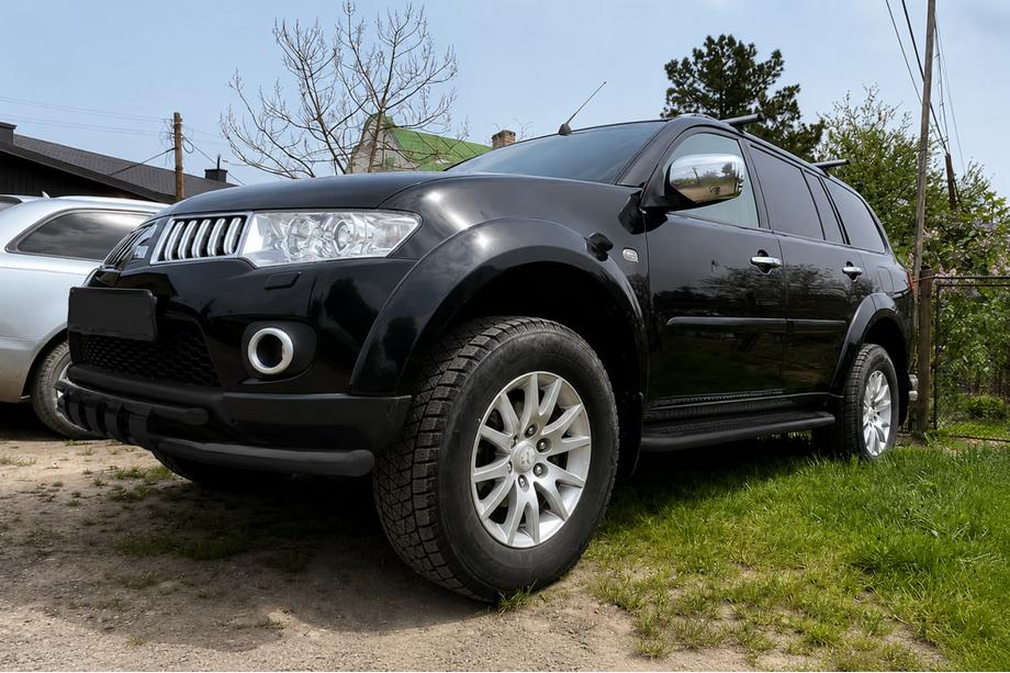 Mitsubishi Pajero Sport 2008-2015 гг. Передняя защита ST015 Black (нерж. сталь) Image