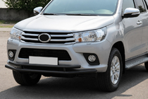Toyota Hilux 2015- гг. Передняя защита ST018 Black (нерж. сталь) фото 1