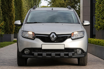 Renault Sandero 2013-2022 гг. Передняя дуга ST015 Black (нерж.) фото 2