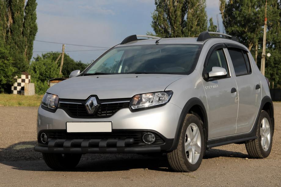 Renault Sandero 2013-2022 гг. Передняя дуга ST015 Black (нерж.) Image