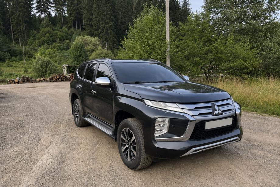 Mitsubishi Pajero Sport 2015- гг. Интегрированные рейлинги на крышу черные OEM (2019-, Алюминий) Image