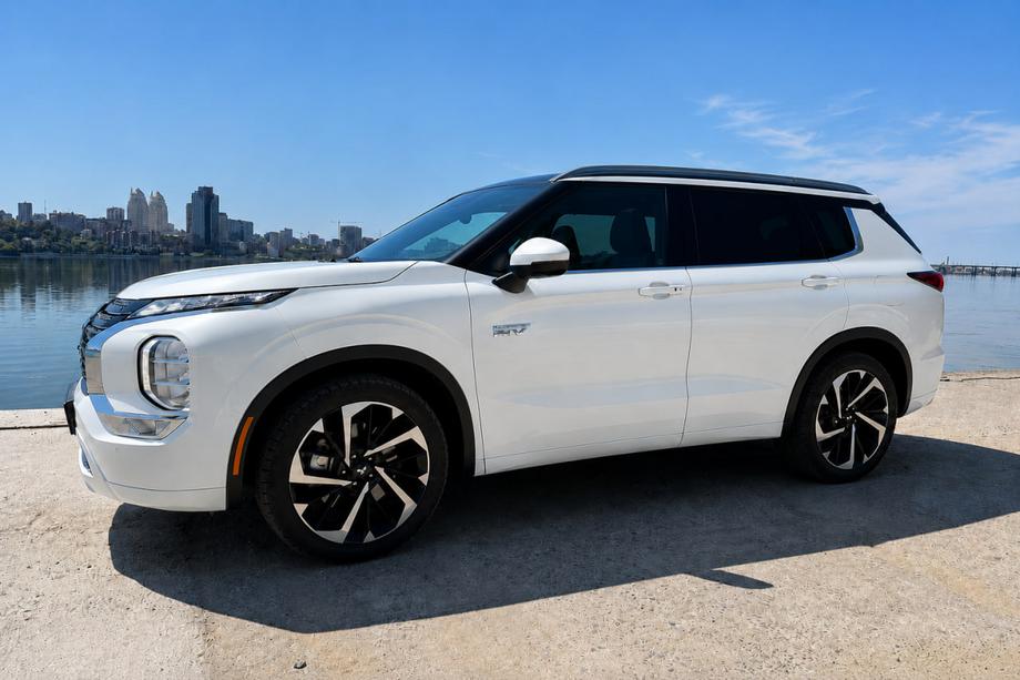 Mitsubishi Outlander 2021- гг. Интегрированные рейлинги черные OEM (Алюминий) Image