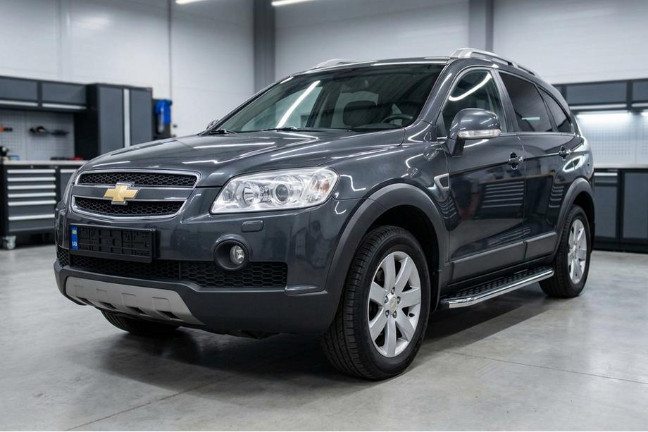 Chevrolet Captiva 2006-2019 гг. Боковые Подножки BlackLine (2 шт., Алюминий) Image