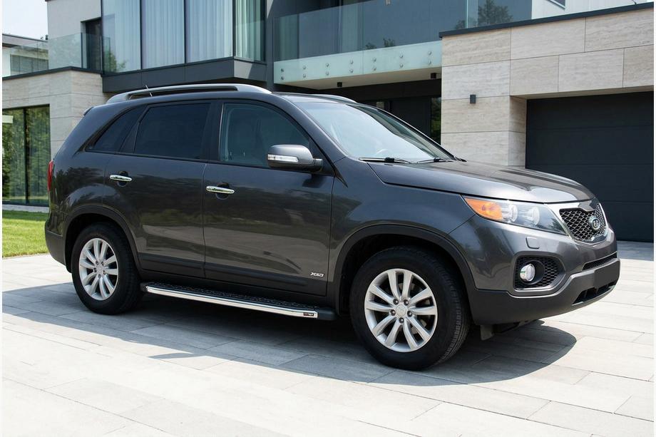 Kia Sorento II XM 2009-2014 гг. Боковые Подножки BlackLine (2 шт, Алюминий) 2010-2013 Image