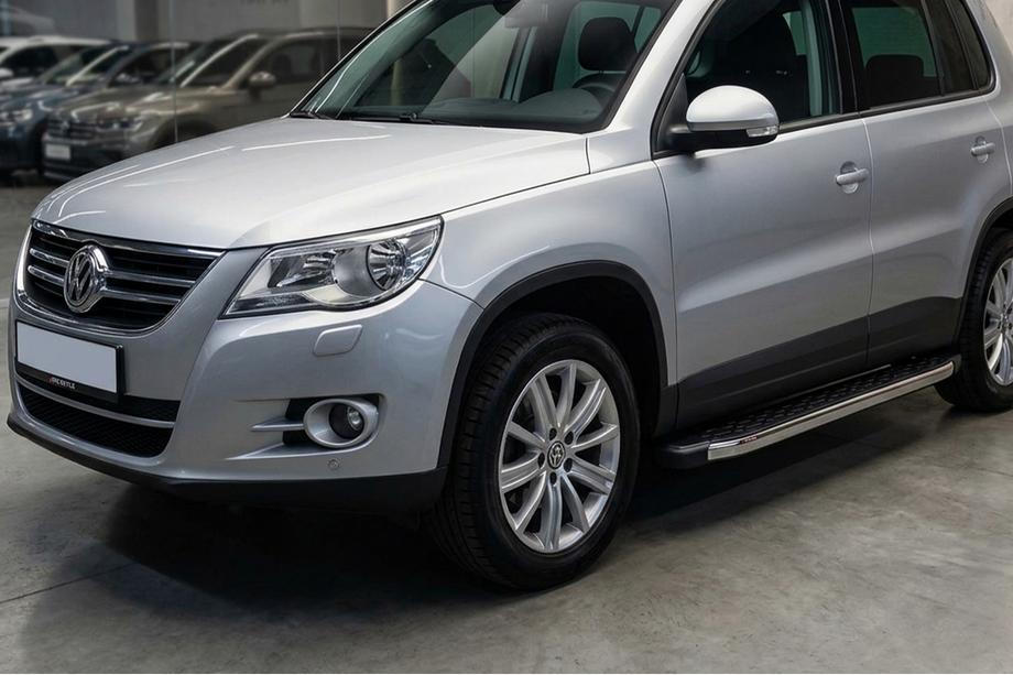 Volkswagen Tiguan 2007-2016 гг. Боковые Подножки BlackLine (2 шт, Алюминий) Image