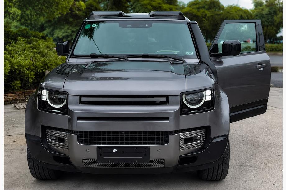 Land Rover Defender 2019- гг. Козырек лобового стекла с 2 LED Image