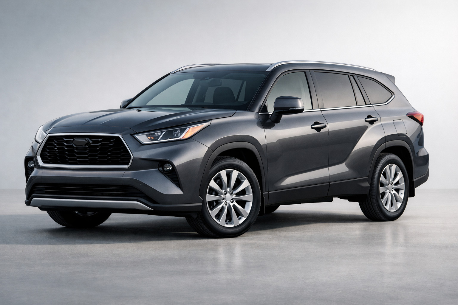 Обзор Toyota Highlander IV поколения: надежный семейный кроссовер