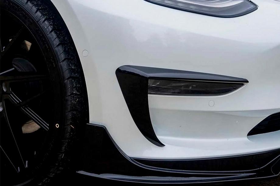 Tesla Model 3 2017- гг. Накладки на противотуманки Fast (для 2017-2023) Image