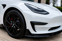 Tesla Model S 2012– гг. Накладка на передний бампер Lip Fast (для 2021+) фото 3