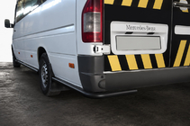 Volkswagen LT 1995-2006 гг. Задние уголки AK-SO Black (нерж. сталь) фото 1
