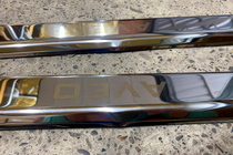 Chevrolet Aveo T250 2005-2011 гг. Уценка: накладки на внутренние пороги Carmos V1 (4 шт., нерж. сталь) фото 3
