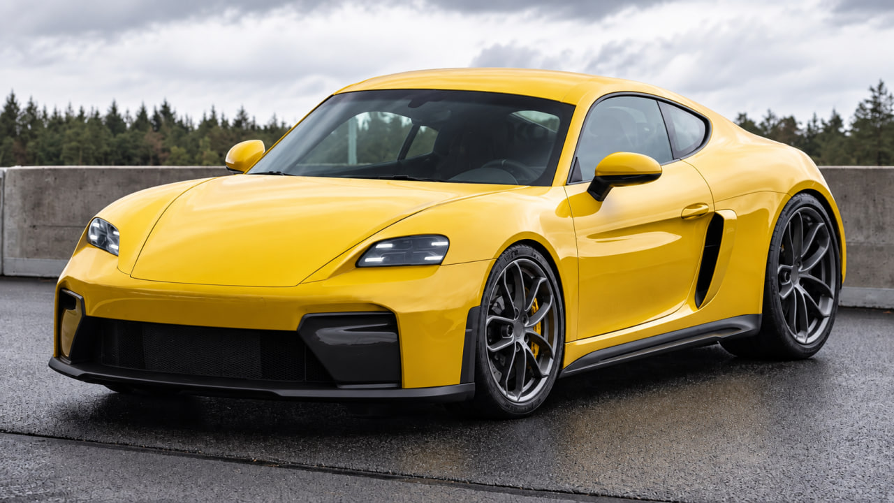 Porsche 718 EV 2027: прототип почти без камуфляжа заметили на Нюрбургринге
