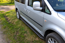 Volkswagen Caddy 2004-2010 гг. Боковые пороги Premium Black (2 шт., нерж. сталь) фото 1