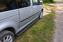 Volkswagen Caddy 2004-2010 гг. Боковые пороги Premium Black (2 шт., нерж. сталь) фото 2
