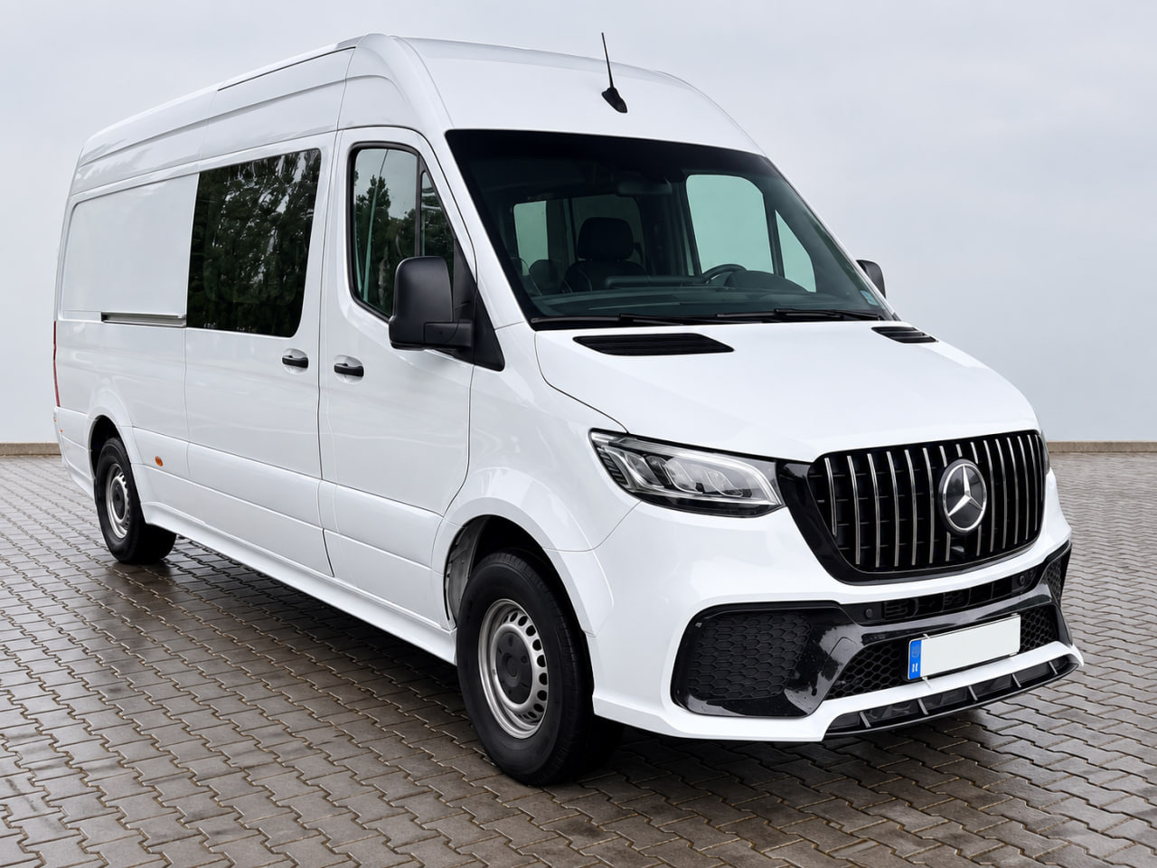 Mercedes Sprinter W907/W910 2018–: установка обвеса AMG — наши работы