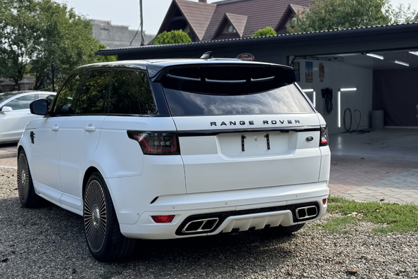 Range Rover Sport L494 2018–2022: установка обвеса SVR — наши работы фото 16