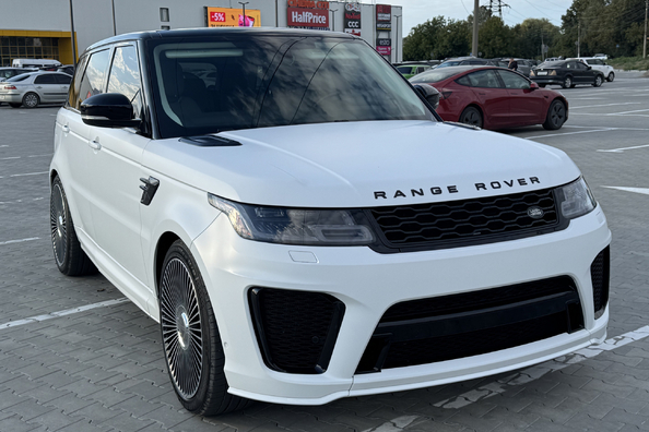 Range Rover Sport L494 2018–2022: установка обвеса SVR — наши работы фото 3