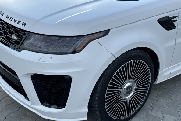 Range Rover Sport L494 2018–2022: установка обвеса SVR — наши работы фото 2