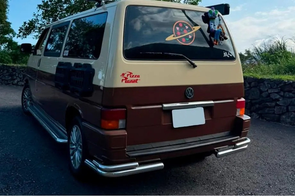 Volkswagen T4 для кемпинга и бездорожья: установка передней защиты, боковых порогов и задних углов фото 16