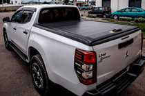 Volkswagen Amarok 2010-2022 гг. Ролета OEM (механическая, с ручкой и замком) фото 1