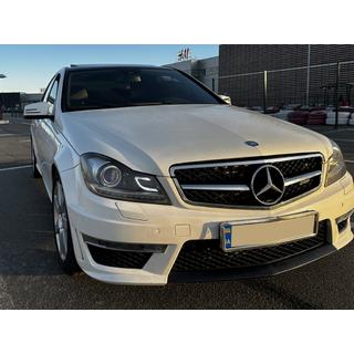 Комплект обвеса C63 AMG фото 1