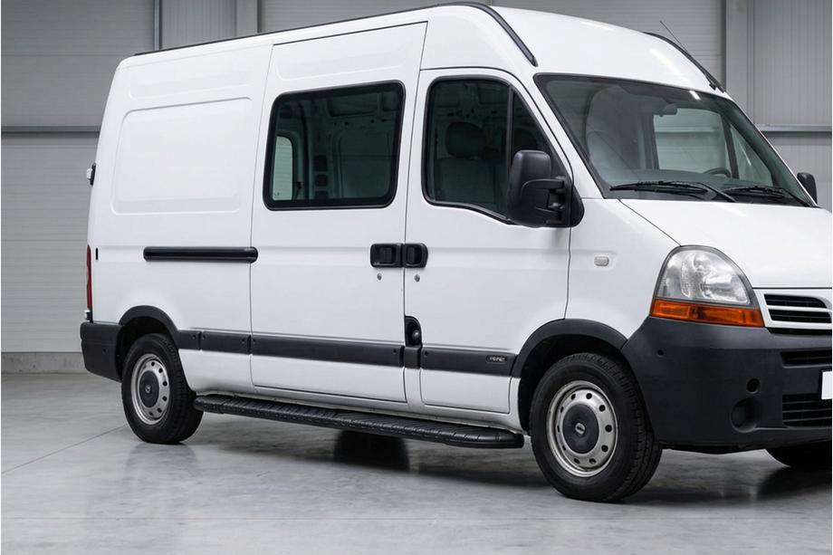Nissan Interstar 2002-2010 гг. Боковые пороги Bosphorus Black (2 шт., алюминий) Image