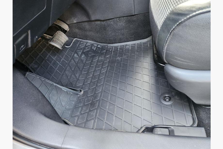 Toyota Auris 2012-2018 гг. Резиновые коврики (4 шт, Stingray Premium) Image