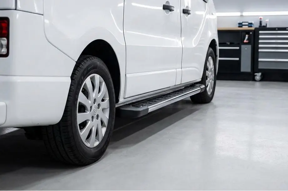 Opel Vivaro 2015-2019 гг. Боковые пороги RedLine V1 (2 шт., алюминий) Image