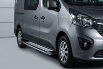 Opel Vivaro 2015-2019 гг. Боковые Подножки Rainbow (2 шт., Алюминий) фото 1