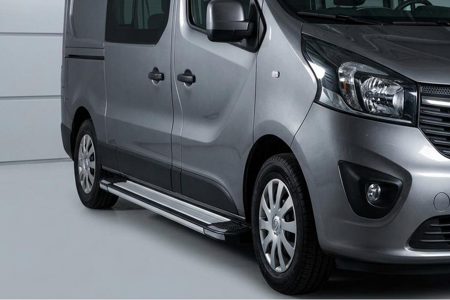 Opel Vivaro 2015-2019 гг. Боковые Подножки Rainbow (2 шт., Алюминий) Image