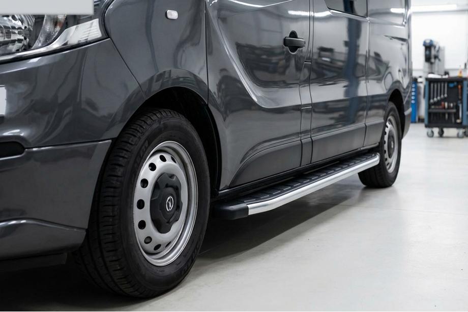 Opel Vivaro 2015-2019 гг. Боковые Подножки Fullmond (2 шт., Алюминий) Image