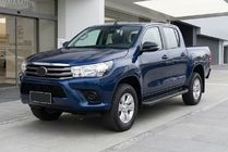 Toyota Hilux 2015- гг. Боковые пороги Bosphorus Black (2 шт., алюминий) фото 1