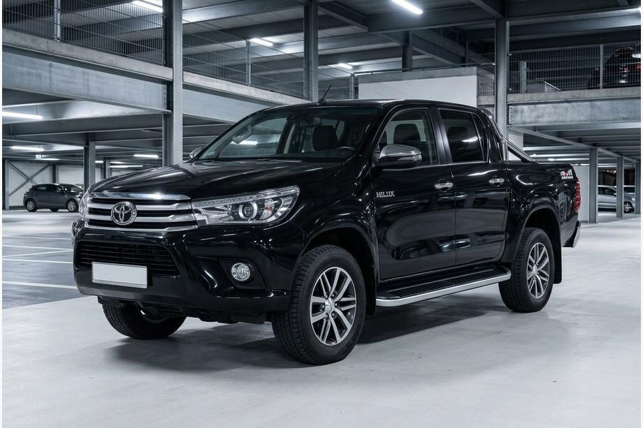 Toyota Hilux 2015- гг. Боковые Подножки Tayga Grey (2 шт., Алюминий) Image