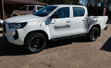 Toyota Hilux 2015- гг. Боковые Подножки Allmond Black (2 шт., Алюминий) фото 3