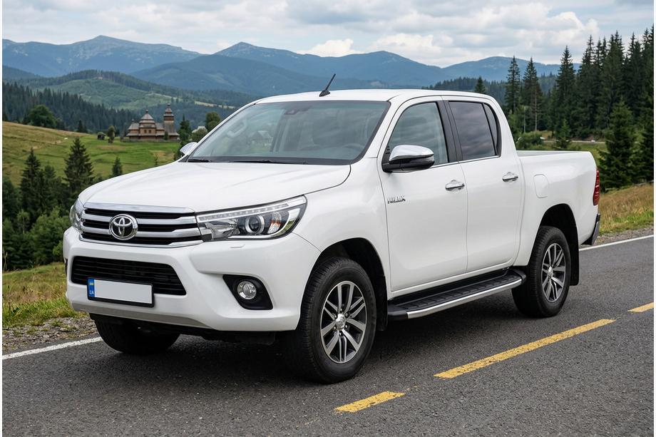 Toyota Hilux 2015- гг. Боковые Подножки Fullmond (2 шт., Алюминий) Image