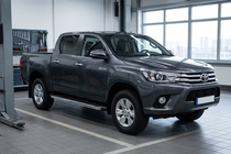Toyota Hilux 2015- гг. Боковые Подножки BlackLine (2 шт., Алюминий) фото 1