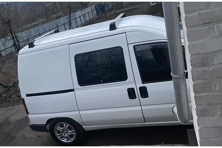 Citroen Jumpy 1996-2007 гг. Поперечины на штатные места с замком (2 шт) Image